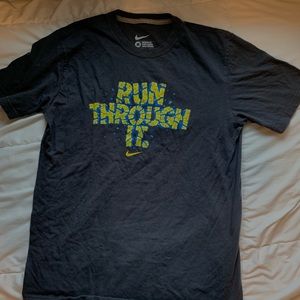 Men’s Nike T-shirt Size Medium